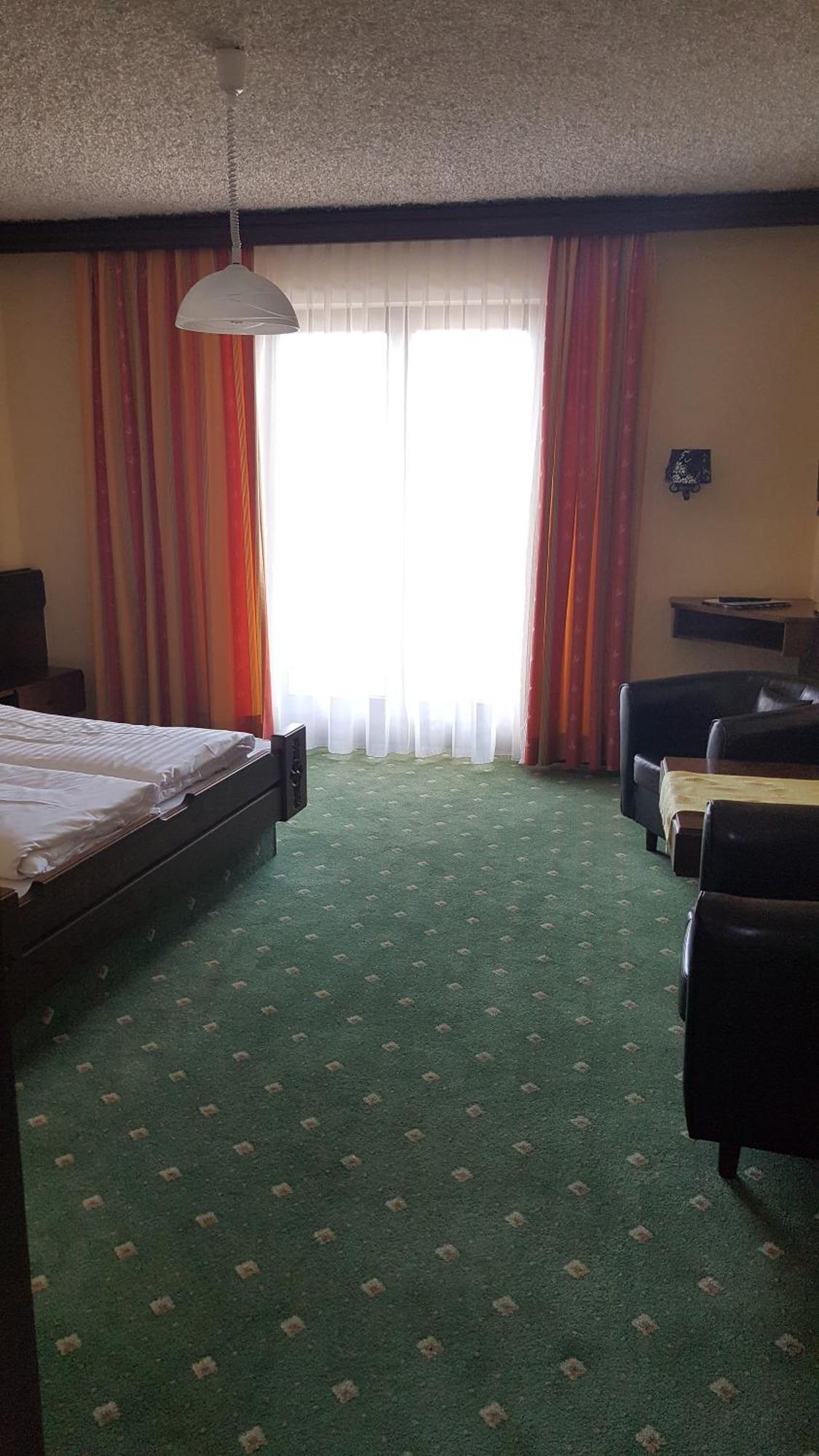 Hotel Kanz 菲拉赫 外观 照片
