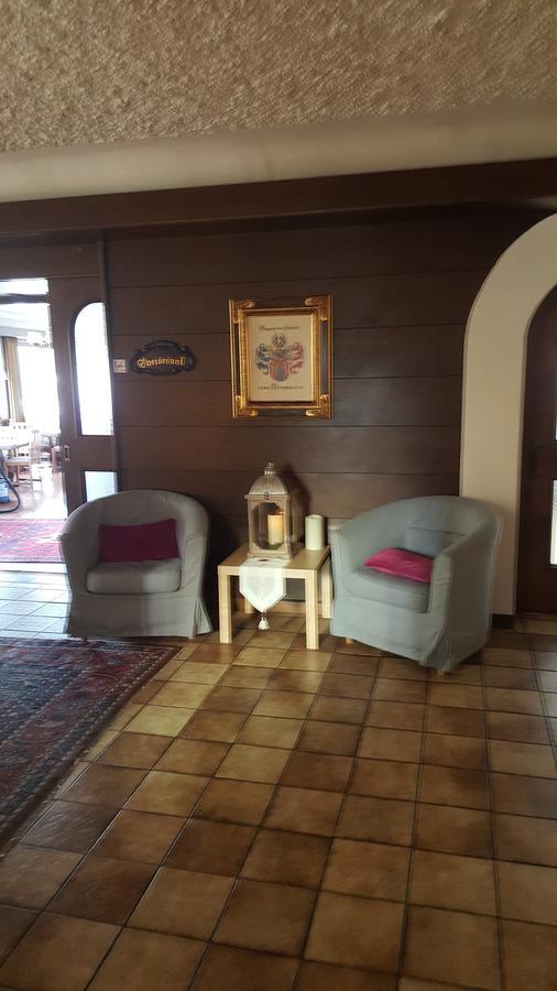 Hotel Kanz 菲拉赫 外观 照片