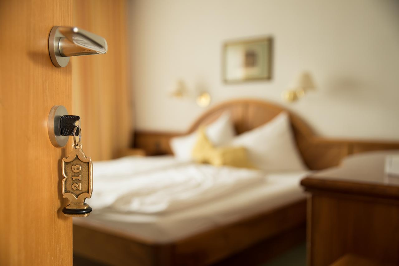 Hotel Kanz 菲拉赫 外观 照片