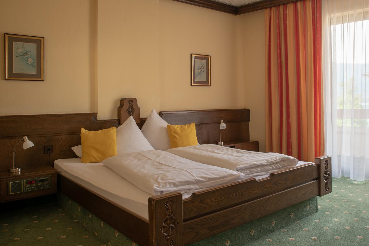 Hotel Kanz 菲拉赫 外观 照片